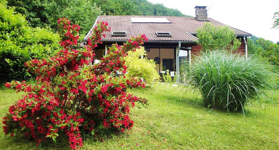 Gîte pour 6 personnes, avec terrasse et jardin