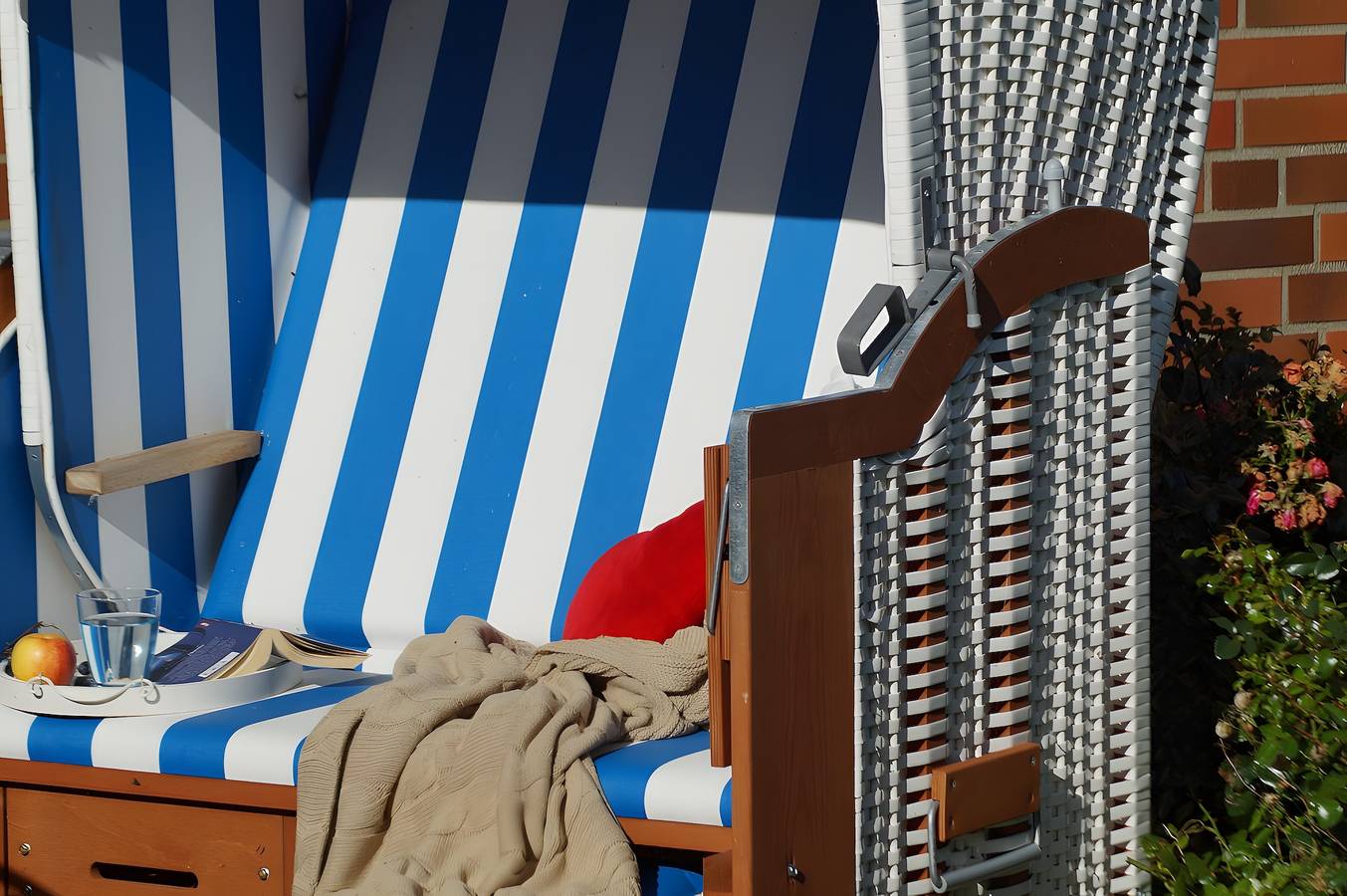 Ganze Wohnung, Apartment 'Meerblau' mit privater Terrasse, Gemeinschaftsgarten und Wlan in Pellworm, Nordseeküste