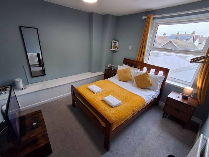 Holiday apartment for 4 people, with lake view and ocean view, child-friendly in Portsmouth