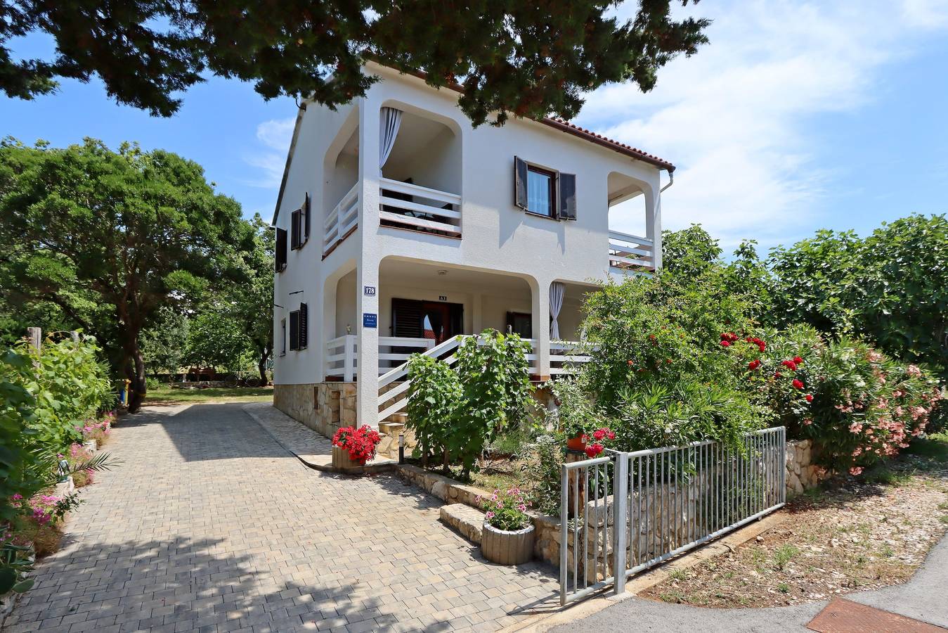 Geheel appartement, Eenkamerappartement met terras en uitzicht op zee Potocnica, Pag A-6338-b in Novalja, Pag