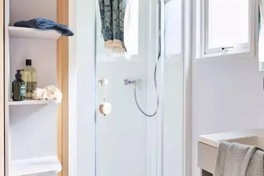 Mobil-home Confort Plus (2023-2024) - 2 chambres - 30m² 4 personnes in Ploemeur, Côte des Mégalithes