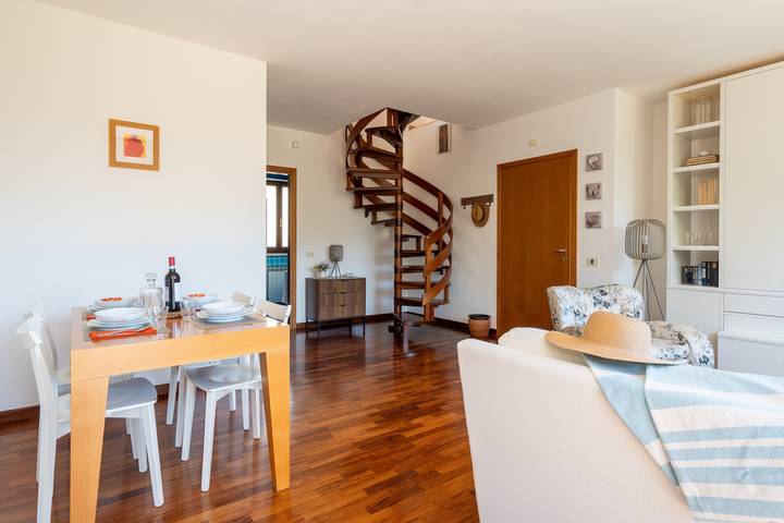 Hel lägenhet, Apartment 'Posta Del Lago' with Lake View, Private Terrace and Wi-Fi in Sualzo, Passignano sul Trasimeno