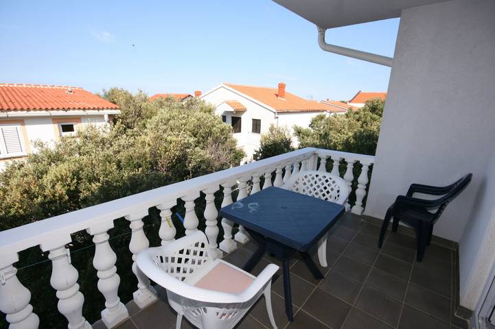 Apartament wakacyjny dla 5 osób, z Balkon/ taras w Mandre