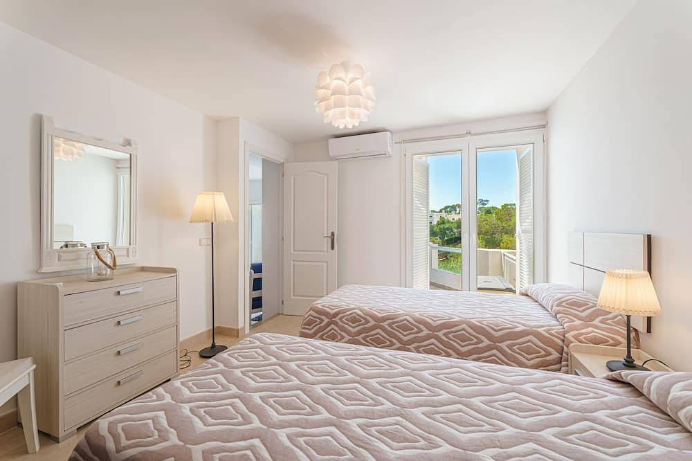 Ganze Wohnung, Bungalow mit Blick auf den Strand von Cala Gran, sehr zentral, Ac und Wifi in Cala d'Or, Santanyí