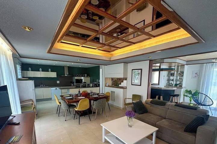 Gîte pour 10 personnes, avec balcon et jardin à Brélès