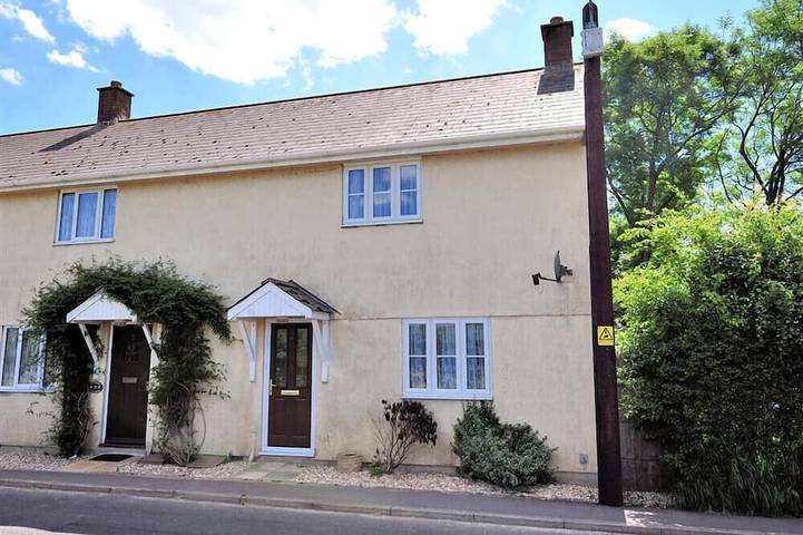 Cottage for 5 people, with garden, with pets in Charmouth