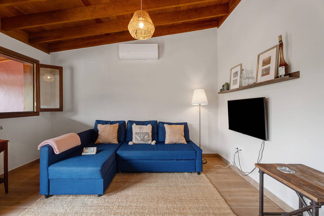 'Laurel' Room with Mountain Views, Wi-Fi and Air Conditioning. in Pajar de Bento, La Gomera