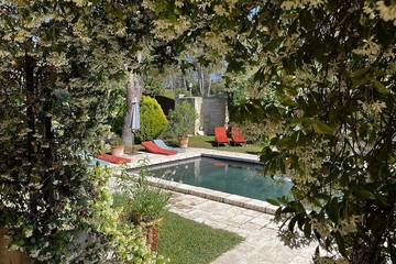 Cottage pour 8 personnes, avec jardin et terrasse à Rousset