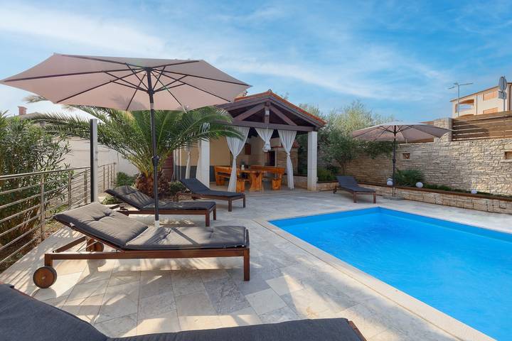 Villa pour 14 personnes avec piscine in Pula-Medulin, Ližnjan