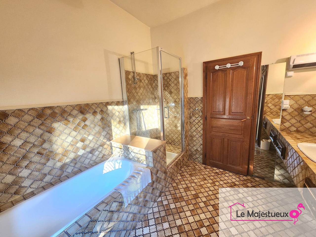 Apartamento entero, Apartamento amplio con aire acondicionado - 6 pers. in Luxeuil-les-Bains, Alto Saona