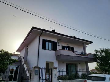 Gîte pour 3 personnes, avec vue et jardin dans San Giovanni Sardinia