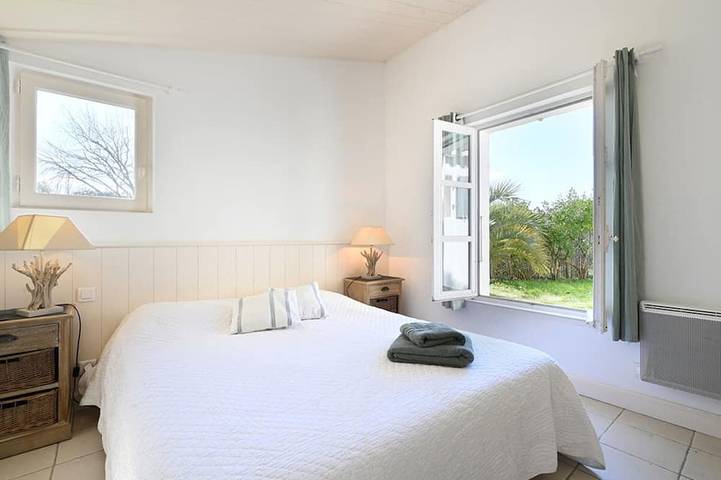 Location de vacances pour 6 personnes, avec jardin dans Plage de Trousse-Chemise - 4