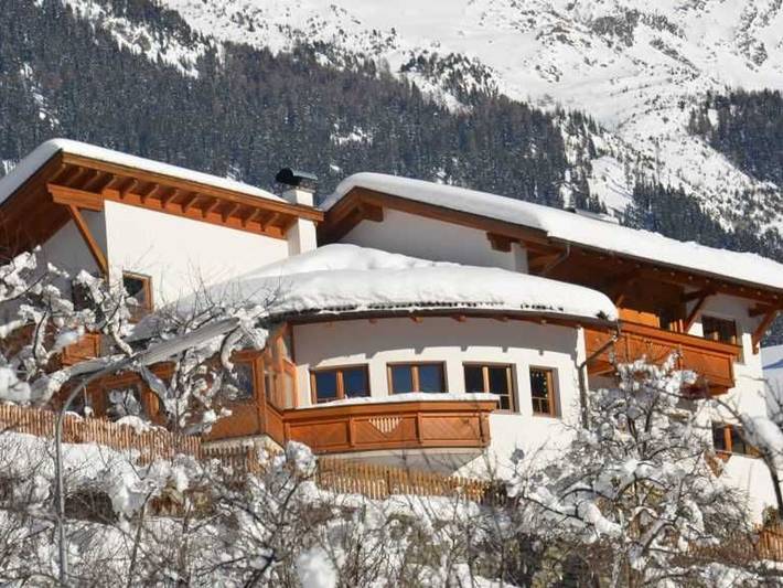 Ferienwohnung für 7 Personen, mit Terrasse und Garten sowie Sauna und Ausblick in Kauns