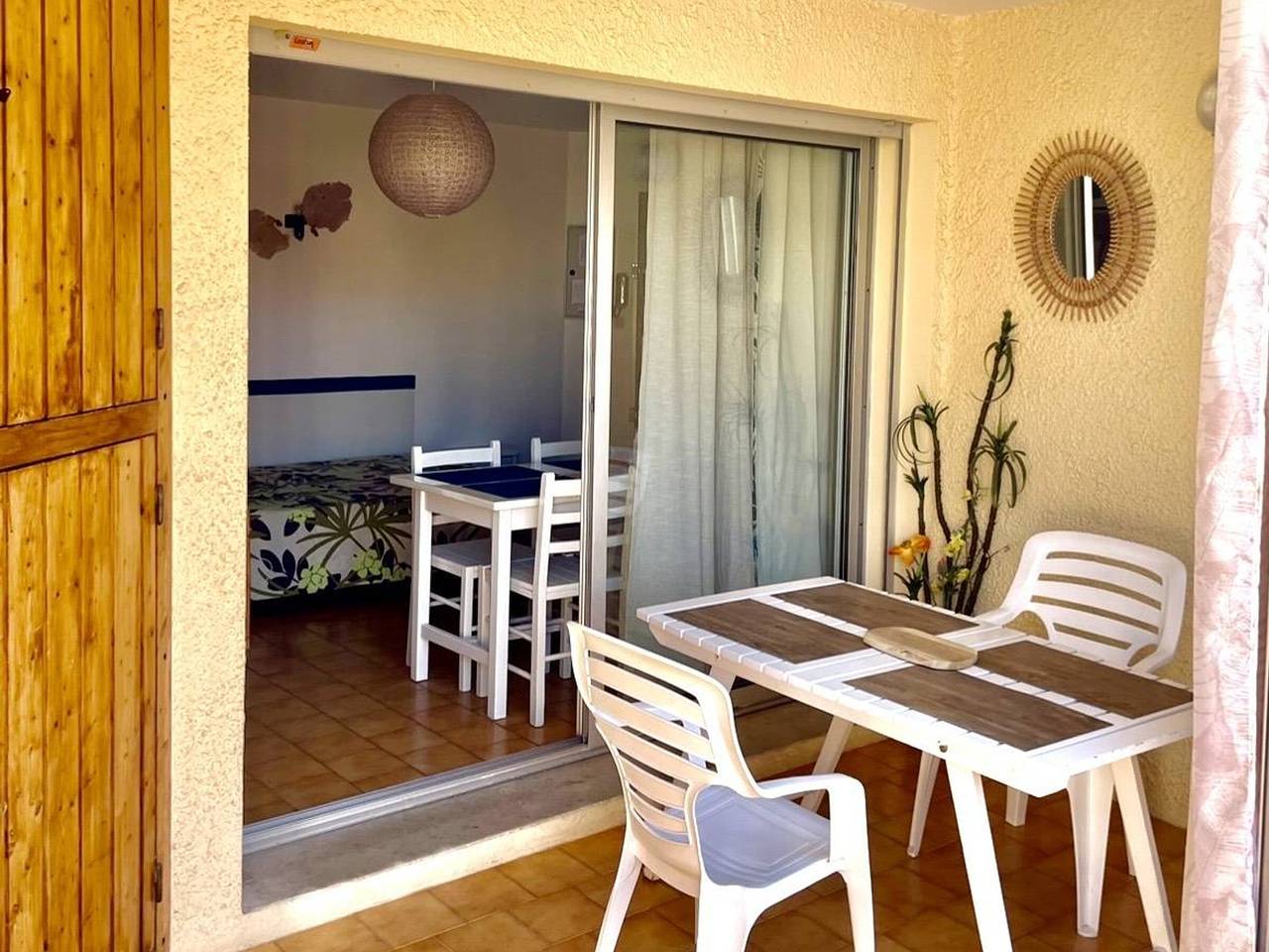 Estudio entero, Estudio funcional con terraza, 4 camas y aparcamiento en Marseillan in Marseillan, Côte d'Améthyste