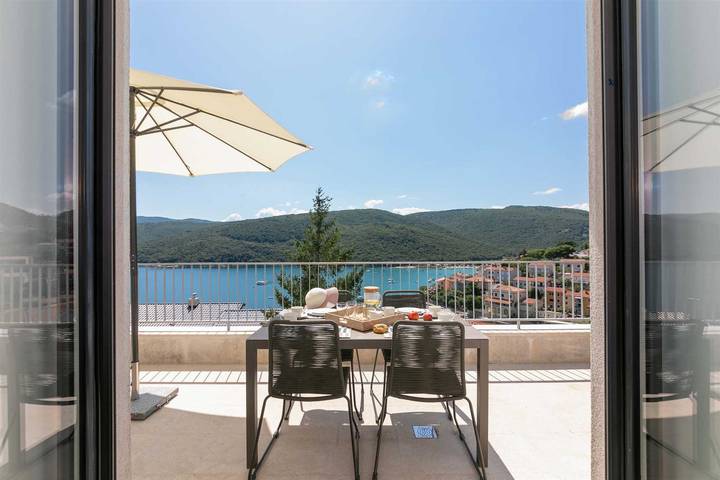 Ferienwohnung für 4 Personen, mit Balkon/Terrasse und Terrasse sowie Meerblick in Rabac
