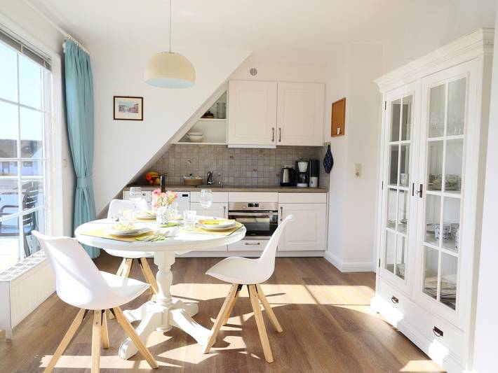 Ganze Wohnung, Wenningstedt – Ruhige 2-Zimmer-Wohnung nahe Strand mit Süd-Balkon in Nordfriesische Inseln (Schleswig-Holstein) (Schleswig-Holstein), Wenningstedt