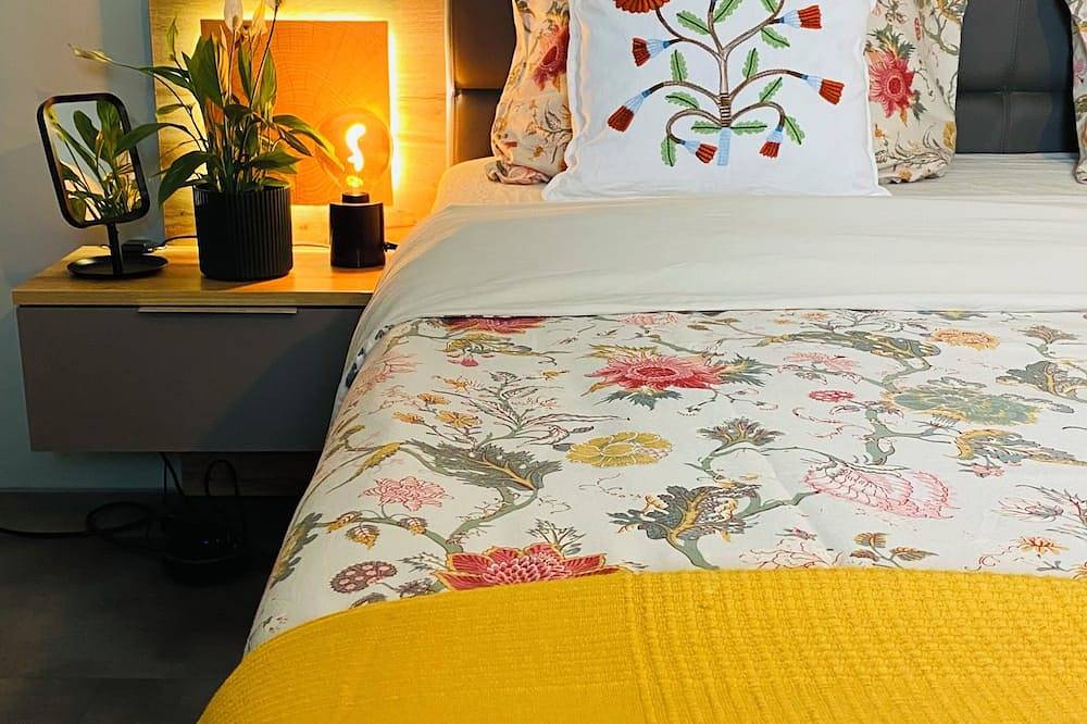 Cozy vacation and trade fair apartment directly on the Rhine - Wesseling in Wesseling, Rhein-Erft-Kreis