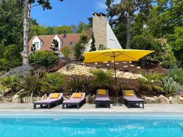 Cottage pour 2 personnes, avec jardin et piscine à Saint-Prix (Val-d'Oise)