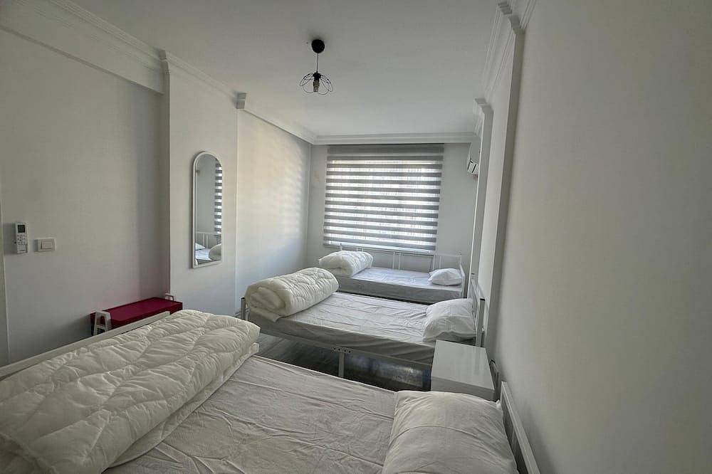 Entire apartment, Charming 2-bedroom apartment with Wifi and Ac in enchanting Antalya in Antalya, Antalya Province