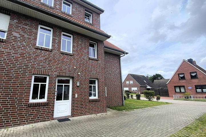 Ferienwohnung für 6 Personen, mit Terrasse und Pool in Dornumersiel