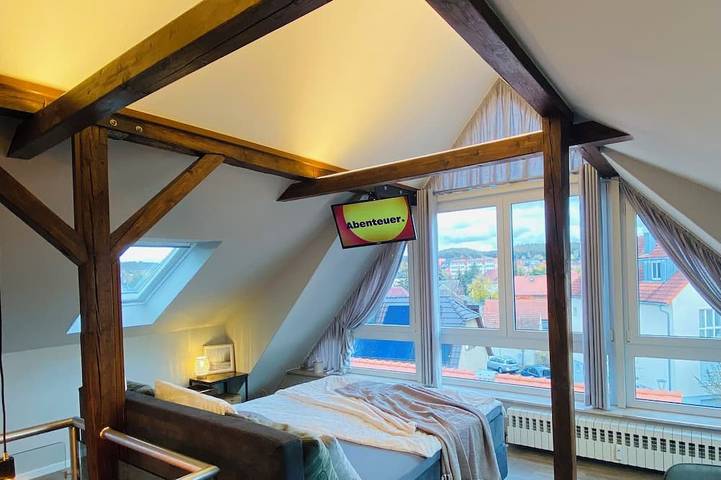 Ganze Wohnung, Moderne und zentrale FeWo für bis zu 3 Personen im Herzen von Coswig in Coswig, Meißen Region