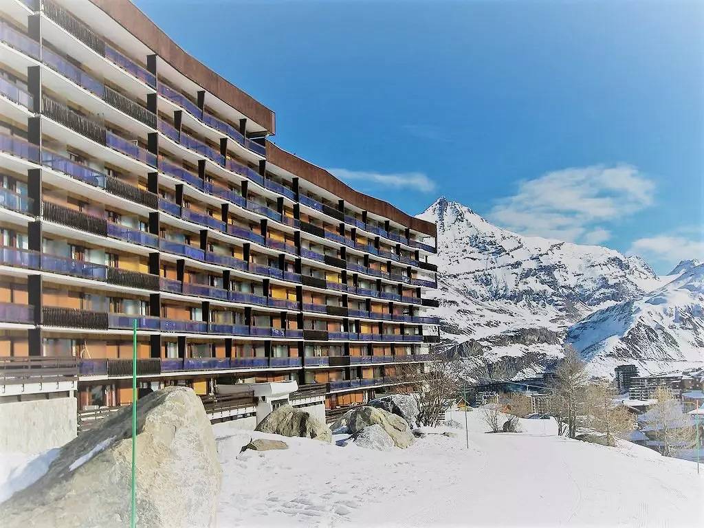 Studio entier, Studio 4 personnes à Tignes ski aux pieds et proche des commerces dans le quartier du Lac. Vue imprenable sur le Lac. in Tignes, Parc National de la Vanoise