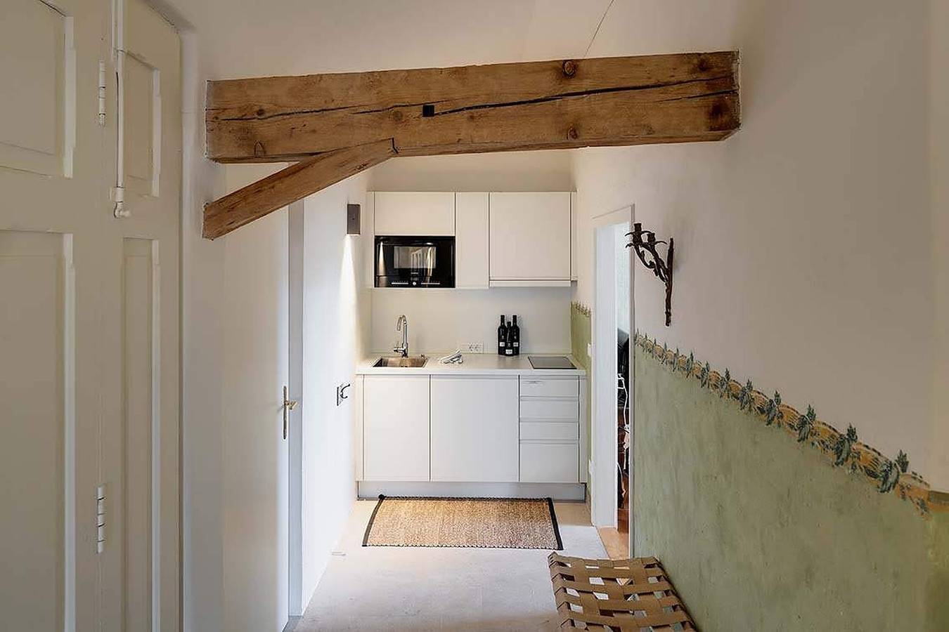 Ganze Wohnung, Ferienwohnung 'Villa Bergmann Turm Suite' mit Bergblick, Gemeinschaftsterrasse und Wlan in Meran, Texelgruppe