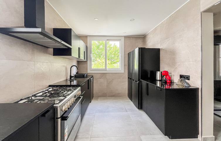 Acogedor apartamento de 1 dormitorio con piscina, cerca de Playa Ciudad Jardín in Can Pastilla, Palma