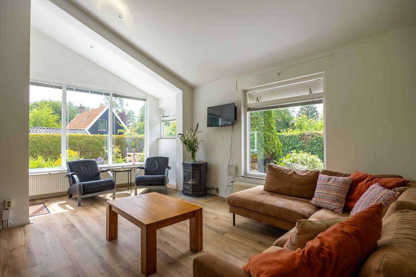 Geräumiges 6-Personen-Ferienhaus mit schönem Garten, in der Nähe des Hafens in Lauwersoog in Lauwersmeer, Niederländische Nordsee