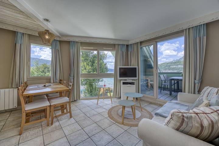 Gîte pour 5 personnes, avec terrasse et vue sur le lac à Duingt - 4