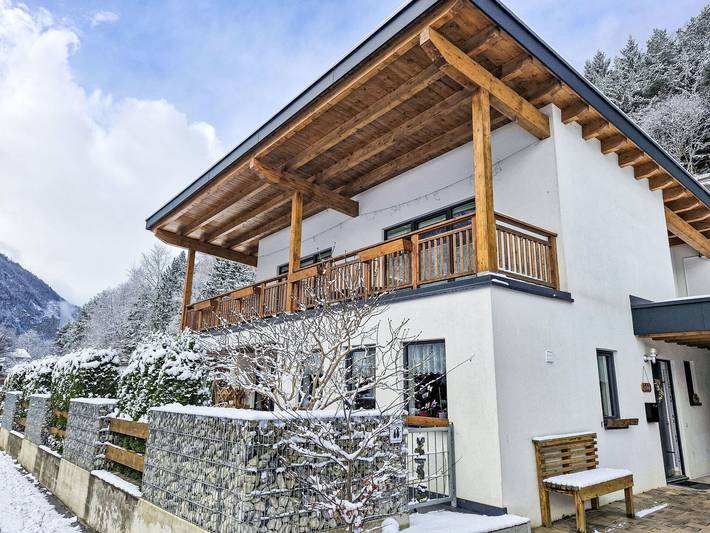Ferienwohnung für 8 Personen, mit Balkon und Terrasse sowie Garten in Pfunds
