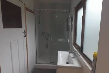 Log Cabin for 4 People in Bournemouth, South West England, Photo 4