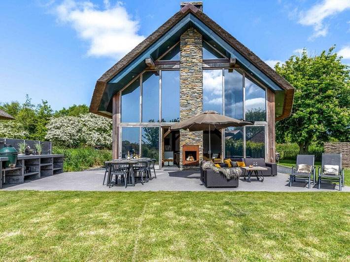 Villa für 6 Personen, mit Terrasse und Whirlpool sowie Garten auf Texel