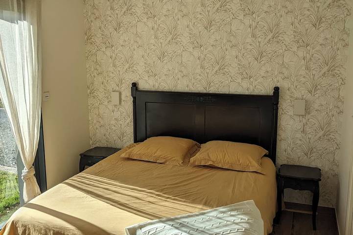 Location de vacances pour 5 personnes, avec piscine ainsi que terrasse et jardin à Saint-Morillon - 2