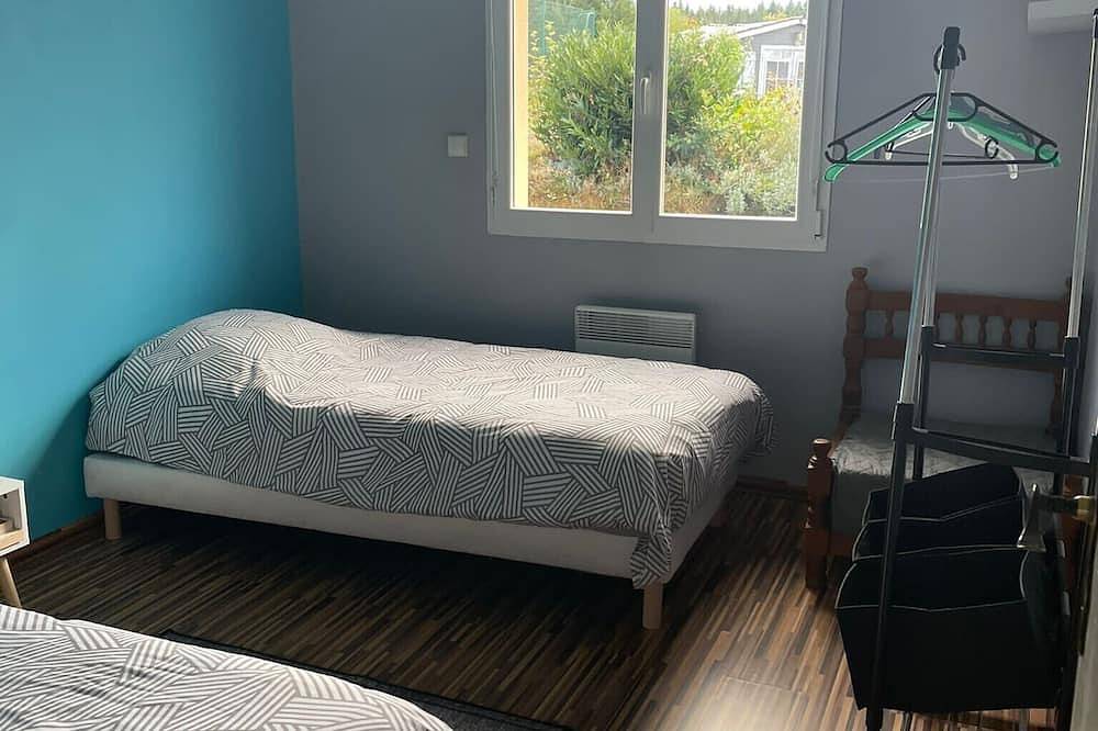 Cosy villa in wooded surroundings Heated swimming pool available from May to September in Angomont, Lunéville und Umgebung