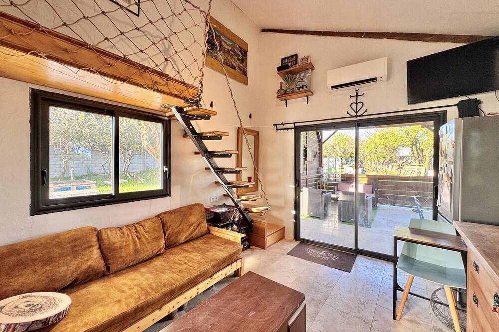 Entire apartment, Le Mazet de l'Olivette, intimate and warm in Marguerittes, Nimes region