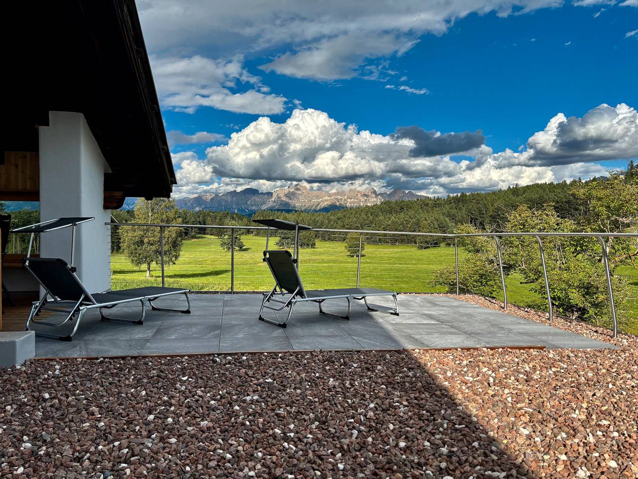 Ολόκληρο το διαμέρισμα, Apartment 'Kesselmoos' with Mountain View, Private Terrace and Wi-Fi in Deutschnofen, Val d’Ega