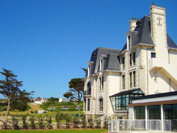 Location de vacances pour 4 personnes, avec piscine à Plougasnou