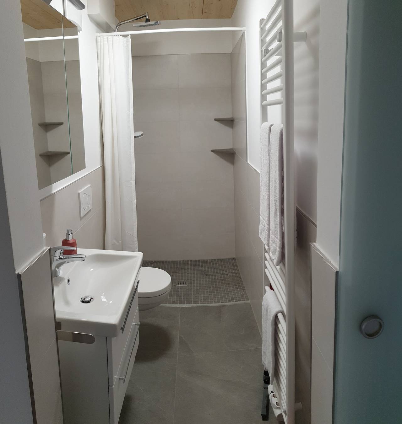 Ganze Wohnung, Ferienwohnung Nb 2. Stock in Unteruhldingen, Uhldingen-Mühlhofen