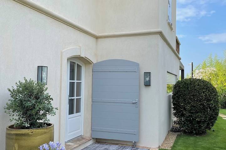 Ferienhaus für 10 Personen, mit Garten und Whirlpool sowie Balkon in Gassin