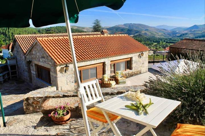 Parc de vacances pour 5 personnes, avec vue ainsi que jardin et vue sur le lac dans Boticas