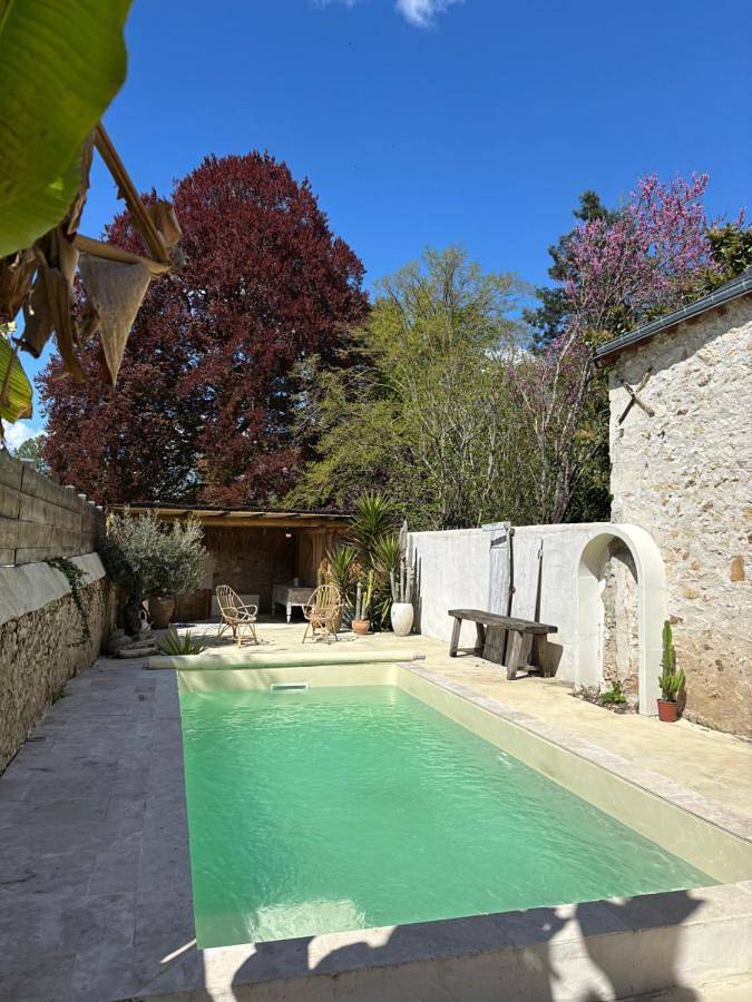 Maison Hortense 4 étoiles piscine chauffée et sauna in Buxeuil, Vienne (France)