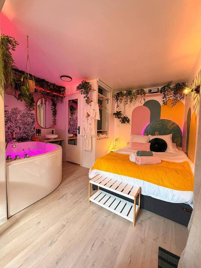 Appartement entier, Hanamori, Suite Balnéo & Cinéma proche Grenoble in Sassenage, Parc naturel régional du Vercors