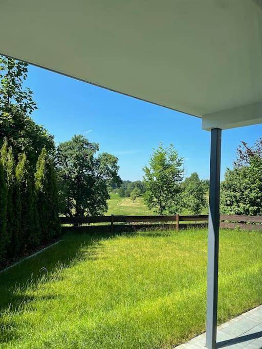 Ferienwohnung für 3 Personen, mit Terrasse und Garten sowie Ausblick in Weißensberg