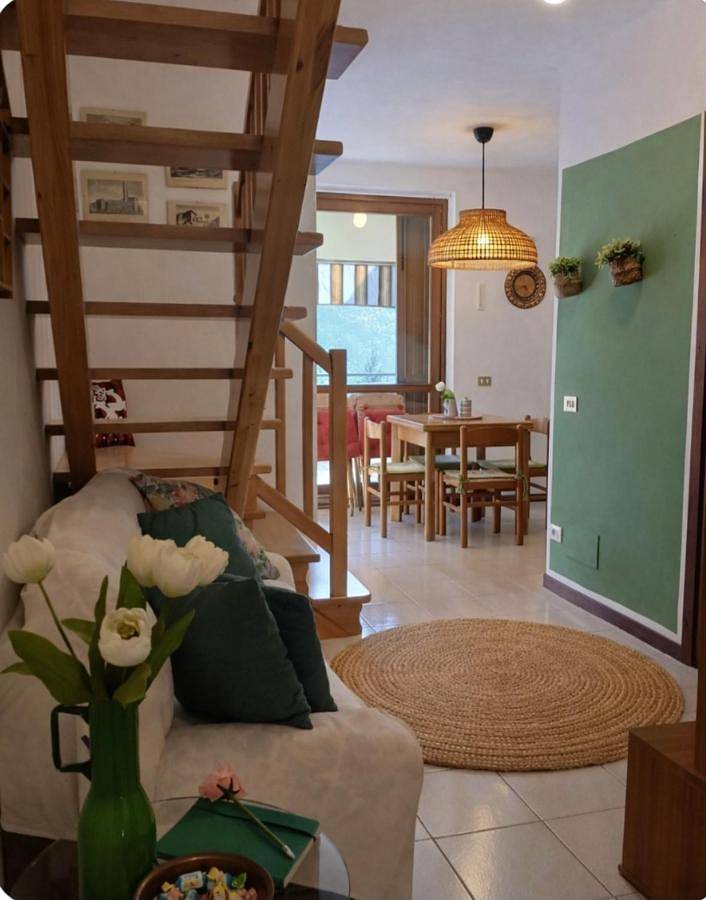 Gîte pour 4 personnes, avec Balcon ainsi que Terrasse et Vue à Taceno - 2