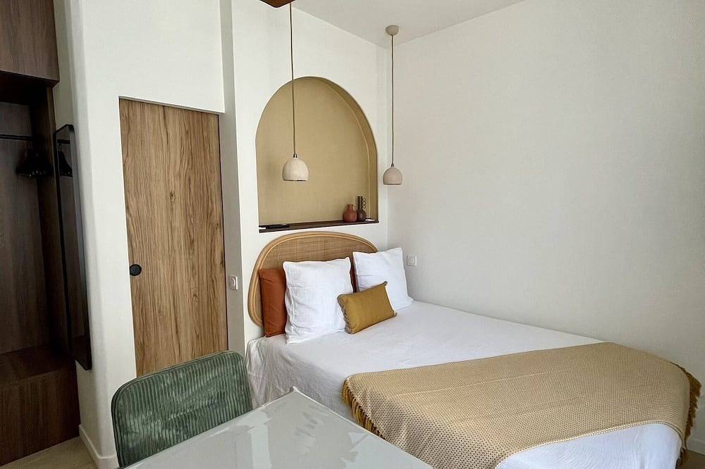 Entire apartment, Studio-Deluxe-Private Bathroom in Vichy, Vichy region