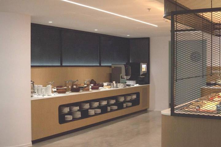 Hôtel pour 2 personnes, avec piscine ainsi que terrasse et vue, adapté aux familles à Héraklion - 3