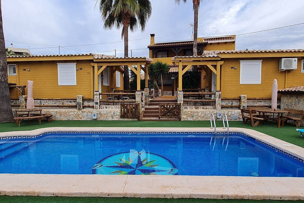 Villa Maribel rental houses with pool and close to the beach\ncasa Aitana in Busot, Costa Blanca