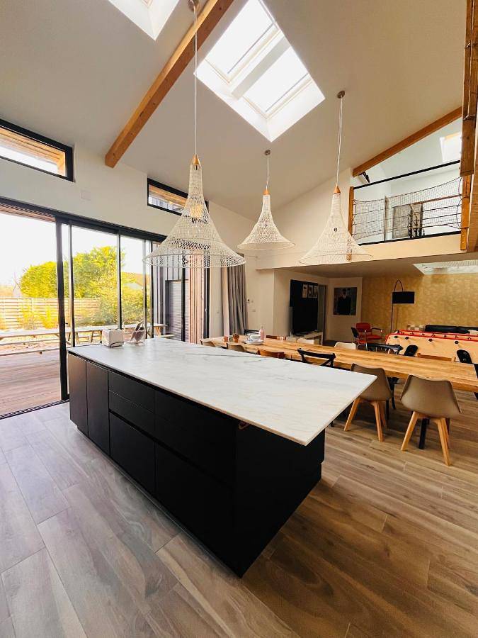Maison de vacances pour 12 personnes, avec Terrasse ainsi que Jardin et Piscine
