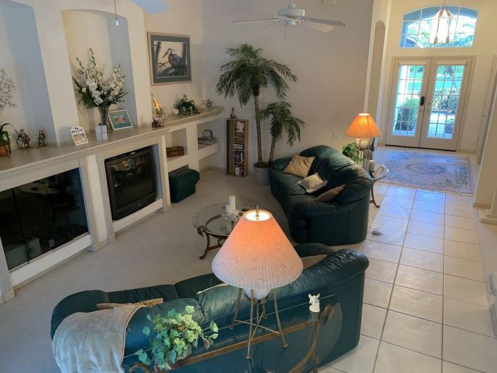 Vacation rental for 6 people, with pool and hot tub as well as terrace in Estero